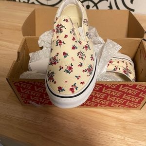 BNWB Vans slip ons🔥🔥 final drop before gifting them to someone!